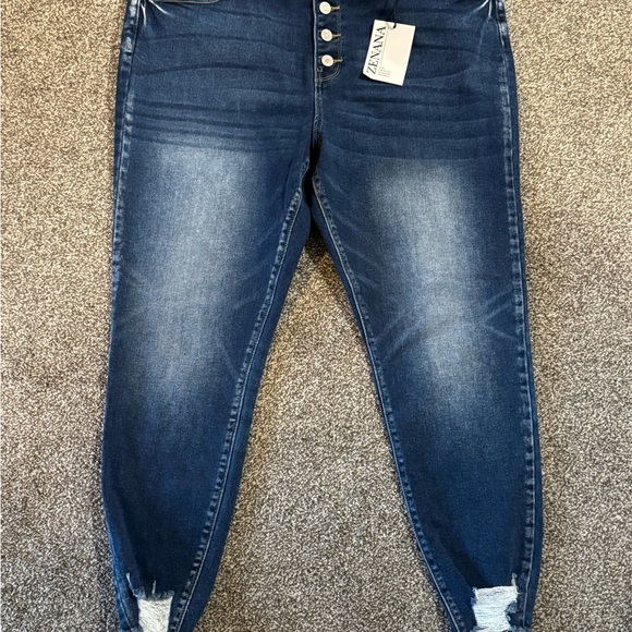 Zenana Button Fly Dark Wash Raw Hem Skinny Jeans – Size 36 NWT - Picture 2 of 6